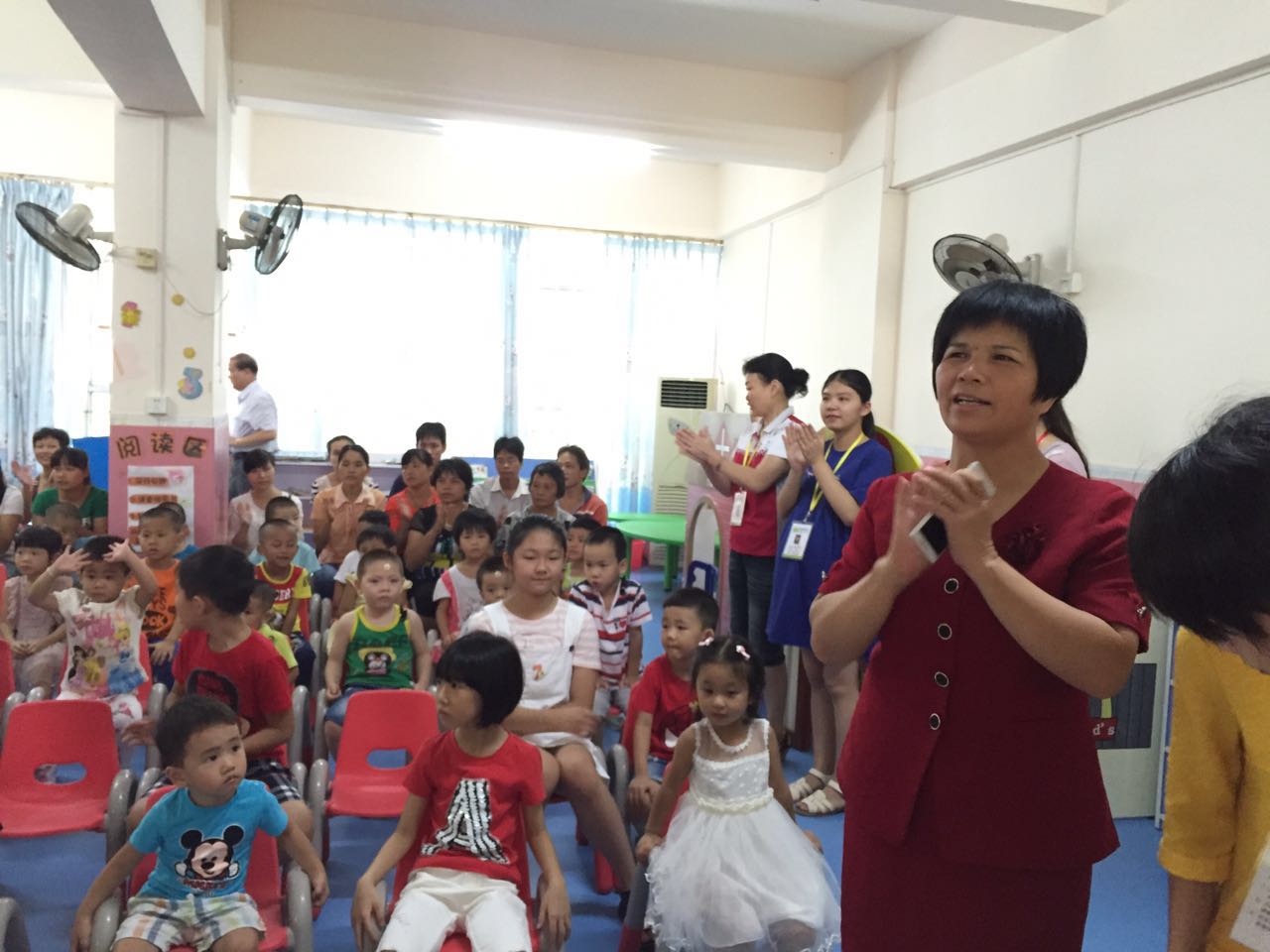 罗定市残疾人联合会吴理事长欢迎顺商传奇企业家到来