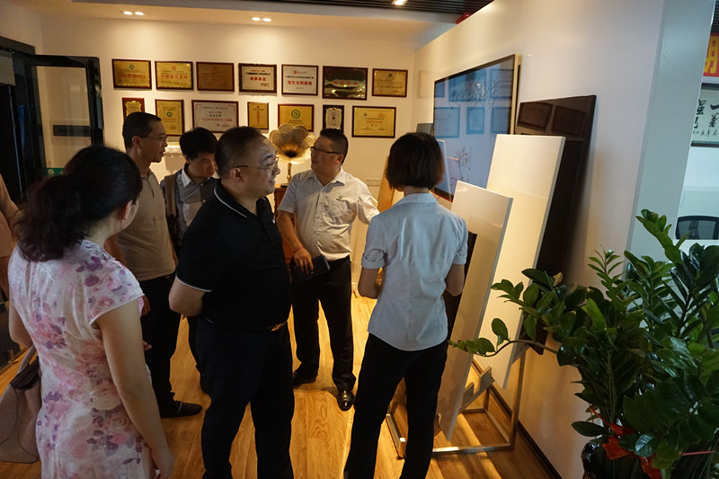 家居产业链执行会长李江先生一行人莅临色虎看片软件化工参观指导