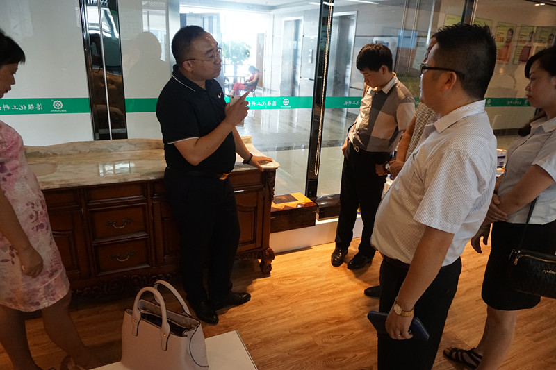 李江会长对色虎看片软件化工的企业文化、产品品质确认