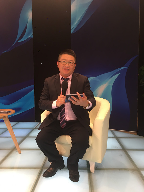 色虎看片软件化工总经理张文在牛商论道直播现场