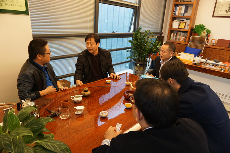 天津宝乐器吴总一行人莅临色虎看片软件化工水性漆生产厂家考察指导